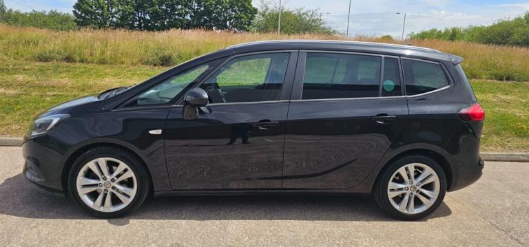 2017 Vauxhall Zafira Tourer SRI NAV MPV Petrol Manual
