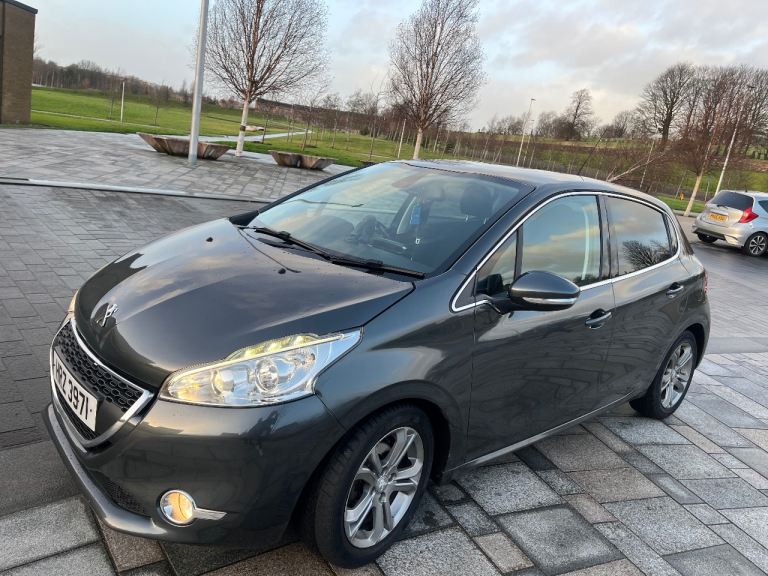 Peugeot 208 – 2014 – 1.6 Petrol – Automatic – 83,000 miles / MOT AUG 2026