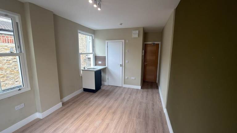 BENEFITS ACCEPTED - Studio Flat Available in Hammersmith & Fulham W6