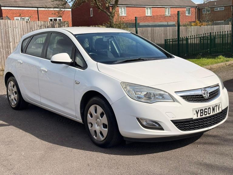 2011 Vauxhall Astra 1.4i 16V Exclusiv 5dr HATCHBACK PETROL Manual