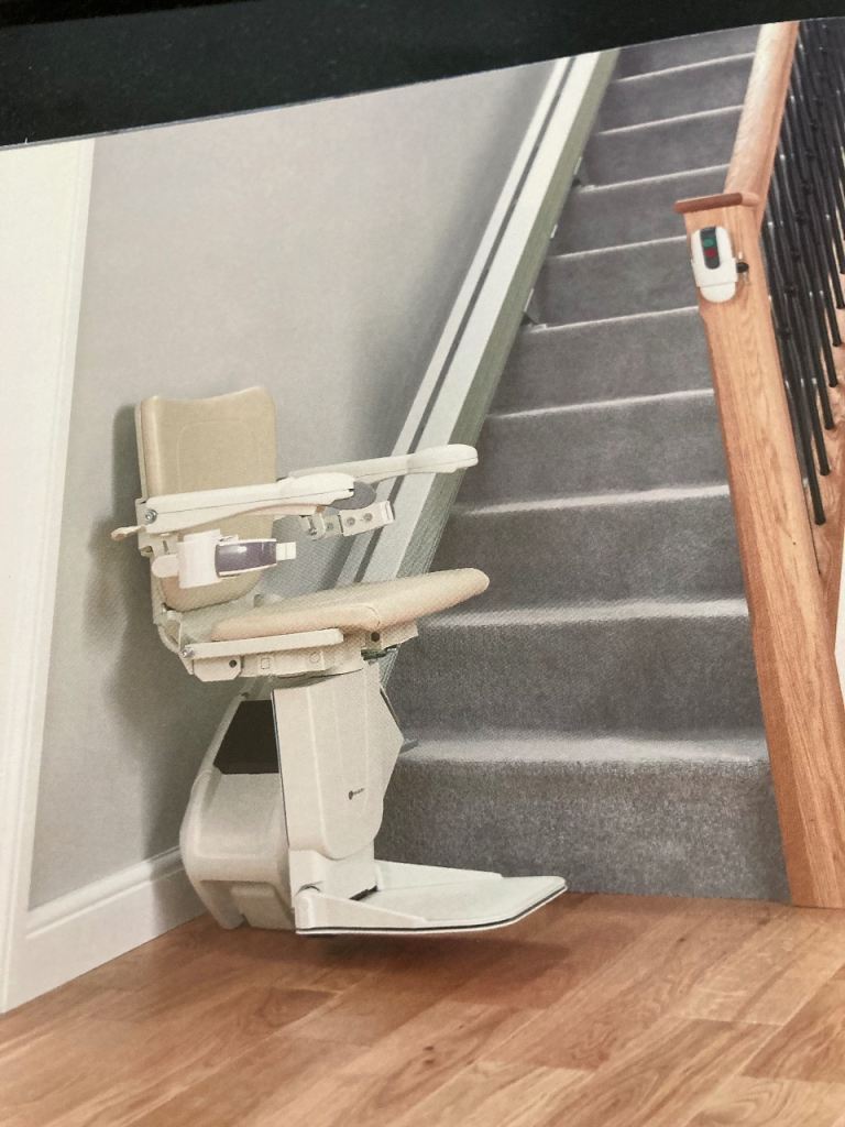 Stairlift Handicare 1100 13 steps left hand new condition