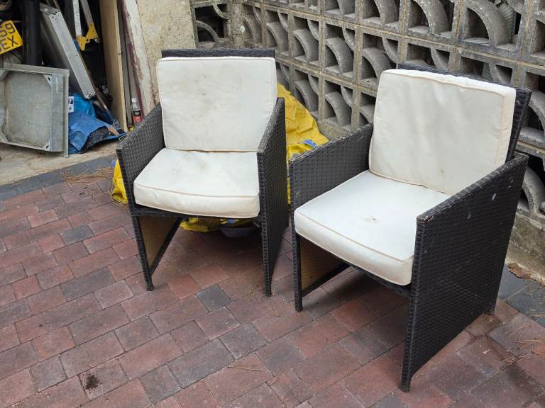 Free garden furniture 
