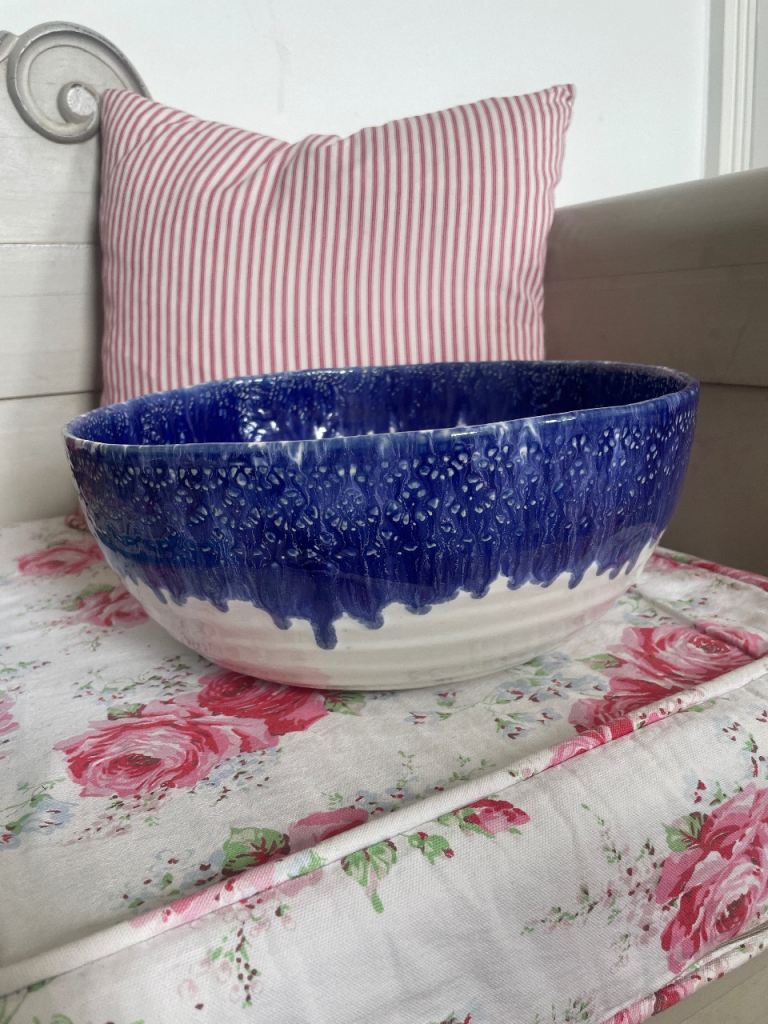 ANTHROPOLOGIE LARGE ‘OLD HAVANA’ CERAMIC BLUE & WHITE SALAD BOWL