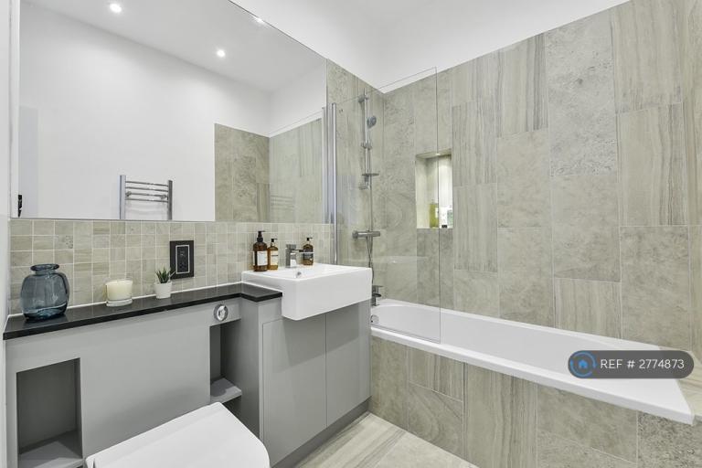 2 bedroom flat in Eardley Road, London, SW16 (2 bed) (#2774873)