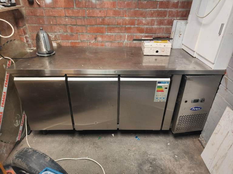 Counter bench chiller fridge 