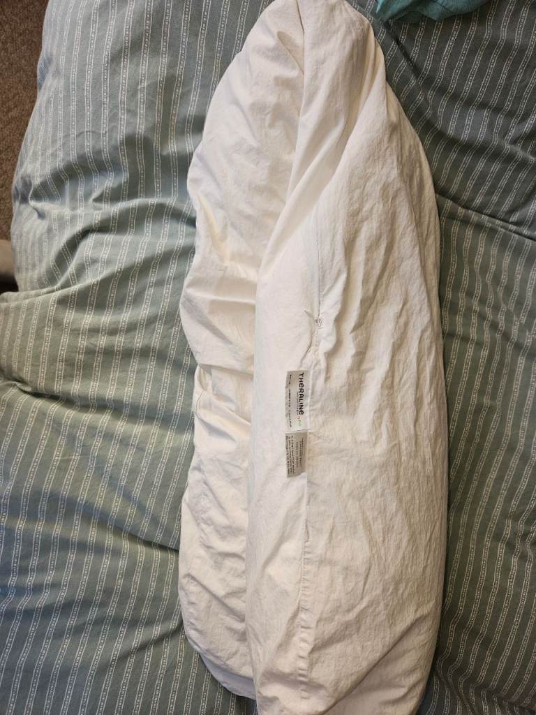 Theraline pregnancy pillow - free to collect