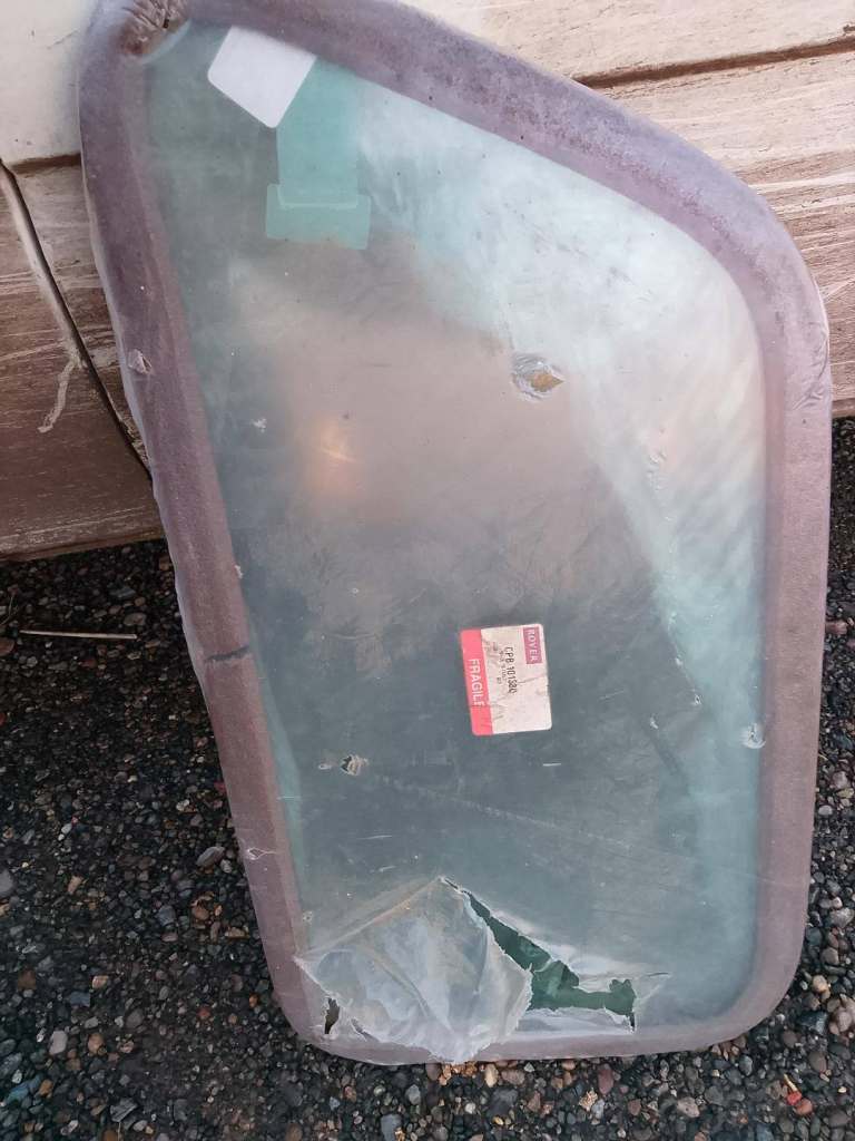 CLASSIC MINI FIXED SIDE GLASS NEW OR USED MINI SIDE WINDOW