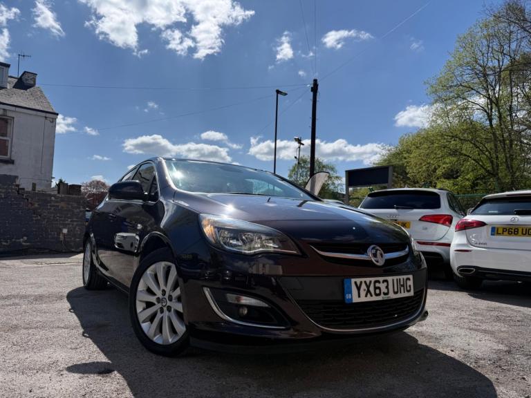 2013 Vauxhall Astra 1.6i 16V Elite 5dr Auto HATCHBACK PETROL Automatic