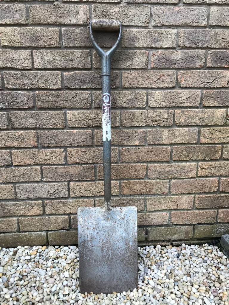 Large Spear and Jackson 'Neverbend' shovel.