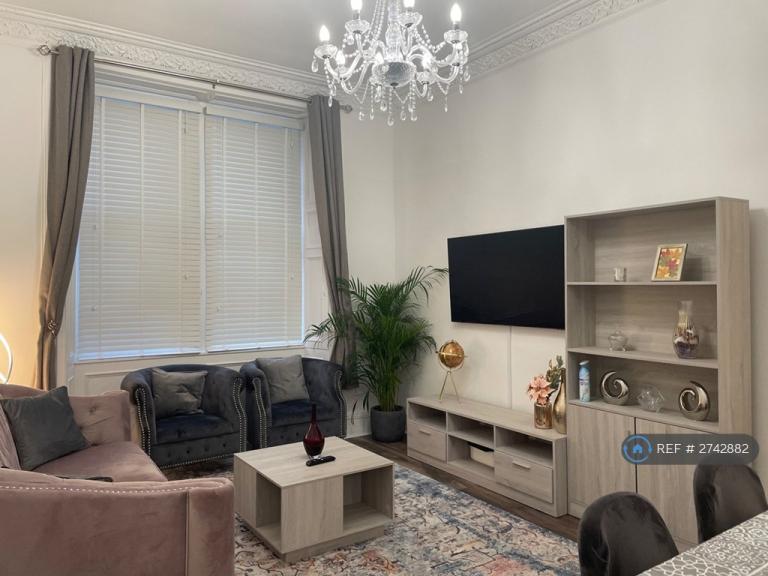 2 bedroom flat in Jameson Place, Edinburgh, EH6 (2 bed) (#2742882)