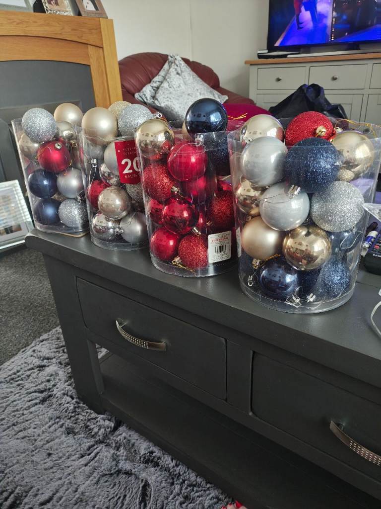 Christmas Decorations Job Lot – Baubles and Tree Toppers