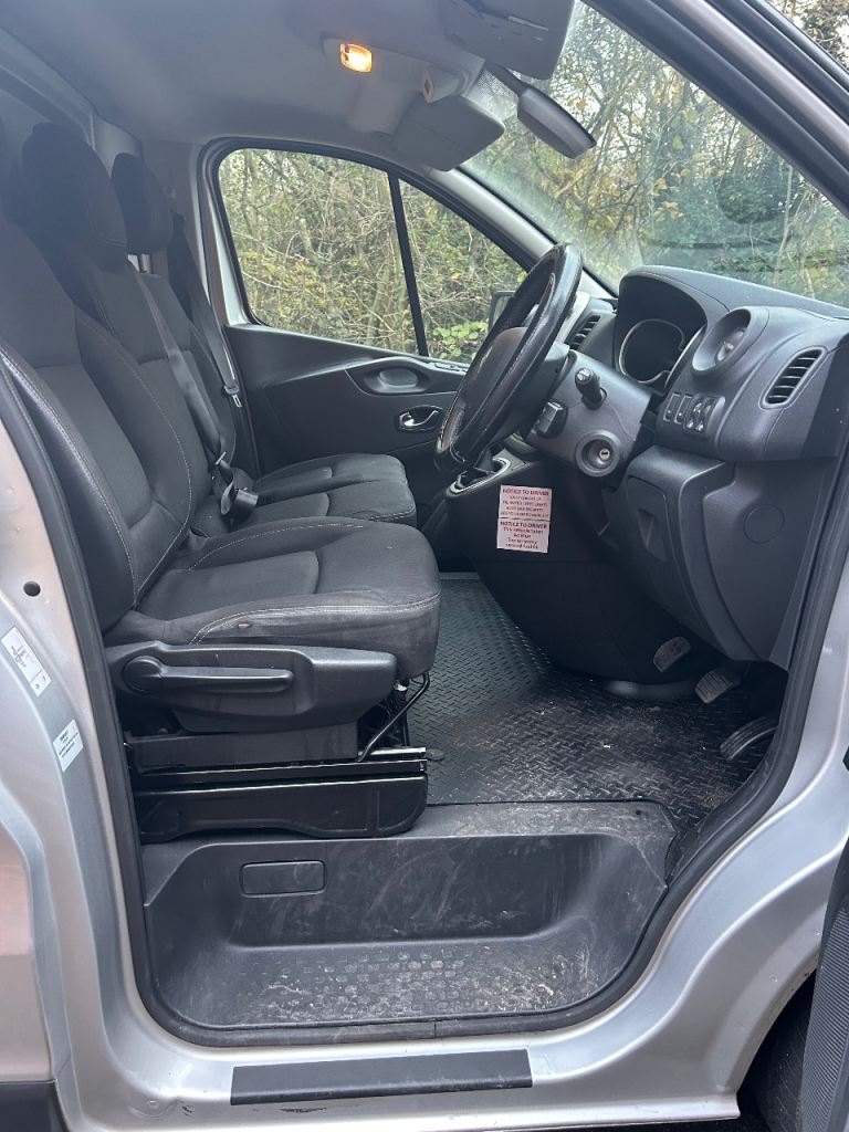 Renault, TRAFIC,SPORT ENERGY SAT NAV AIR CON,2021, Manual, 1997 (cc)