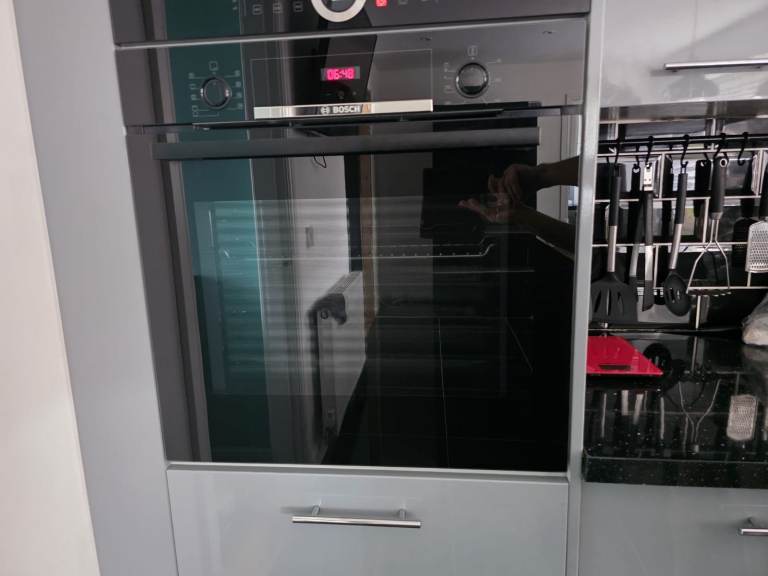Bosch Integrated Oven – Good Condition, Black