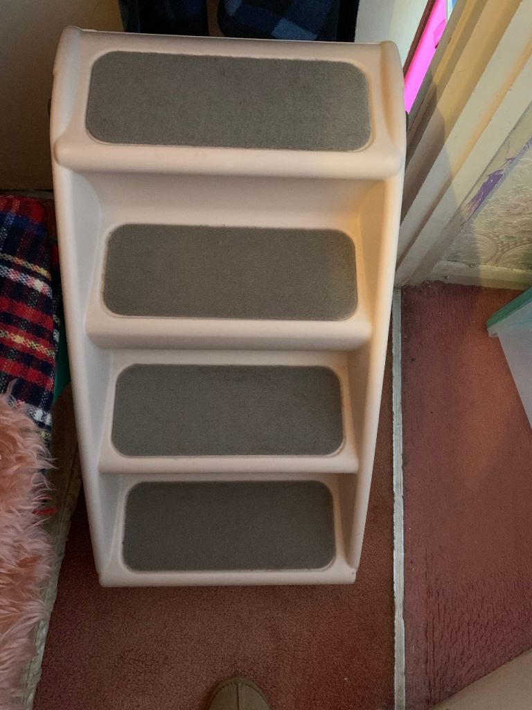 Pet folding steps 