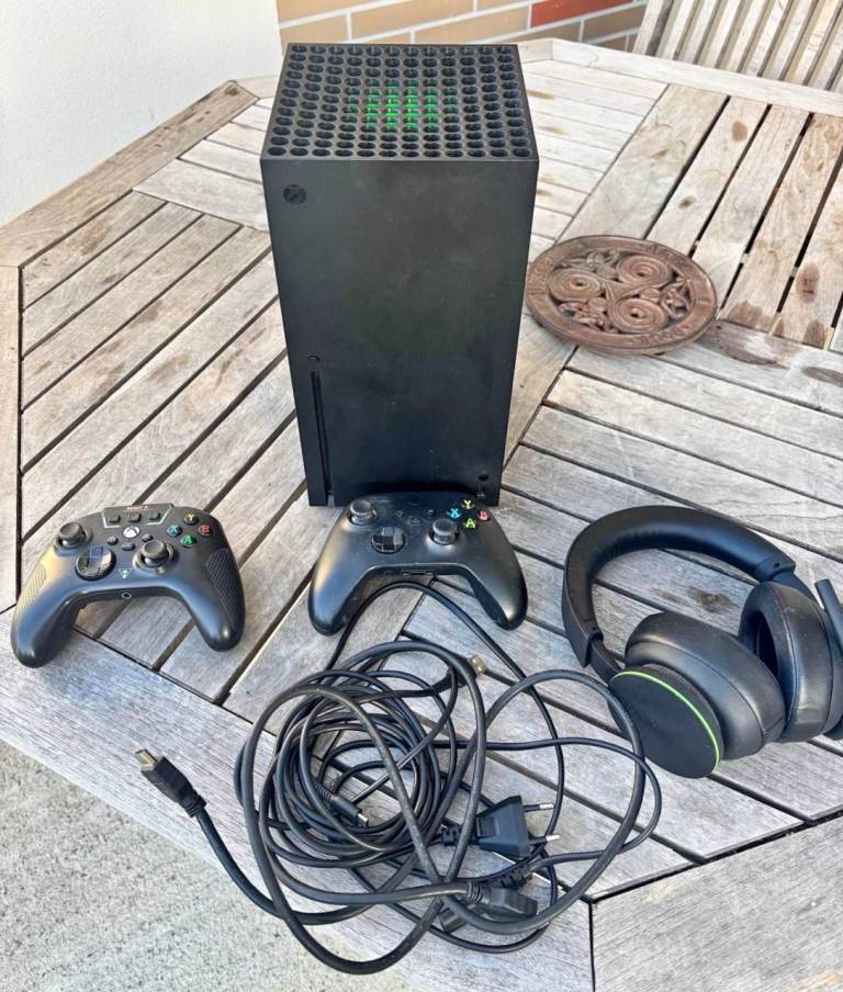 Xbox Series X 1TB Console with 2 Controllers and Headset