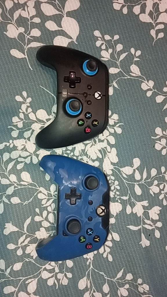 (Wired) controllers Xbox one 