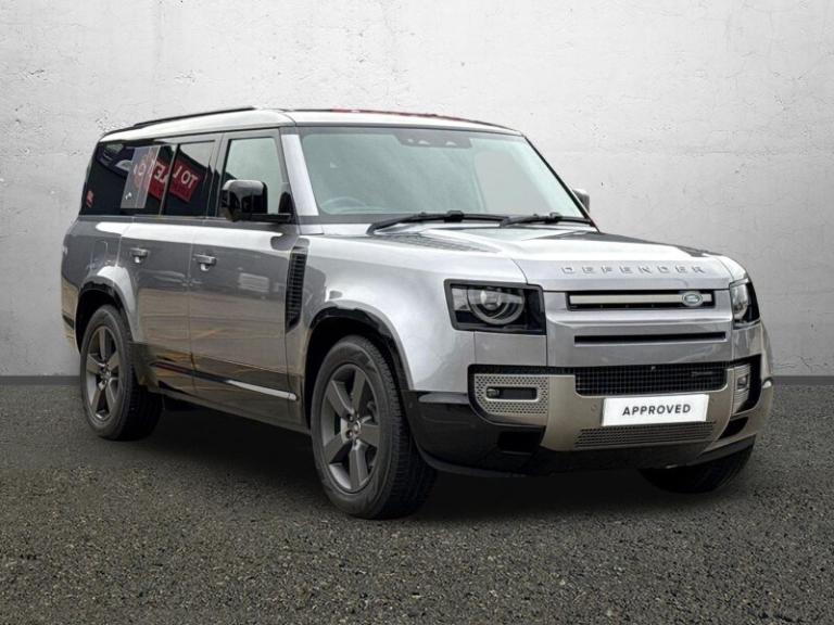 LAND ROVER DEFENDER 3.0 D300 X-Dynamic SE 130 5dr Auto [8 Seat]