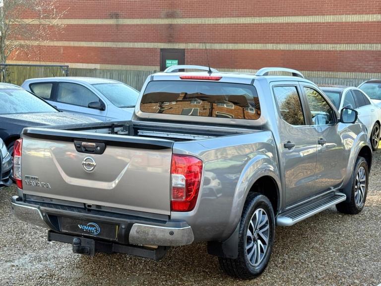 2016 Nissan Navara 2.3 dCi Tekna Auto 4WD Euro 5 4dr PICK UP Diesel Automatic