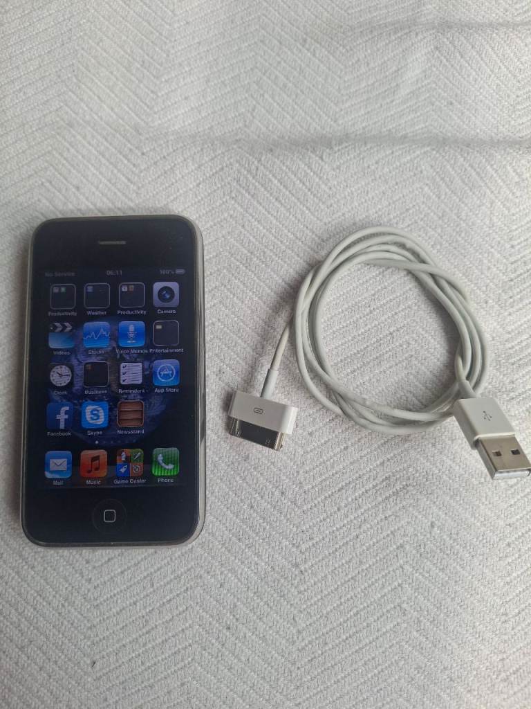 Apple iPhone 3G 16GB Black – Good Condition