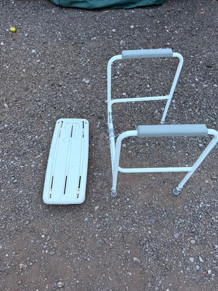 Bath board and Grab Rail for around a toilet – Good Condition