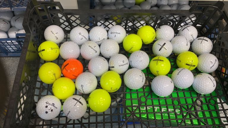 50 Taylormade / Srixon / Calloway / Titleist / Kirkland Nike / Vice golf balls for £20