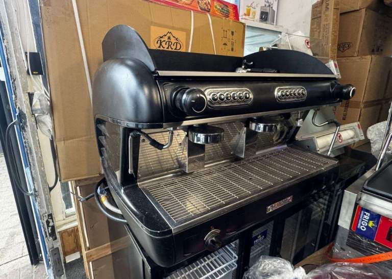 Commercial coffe machine cafe shop restaurant takeaway 