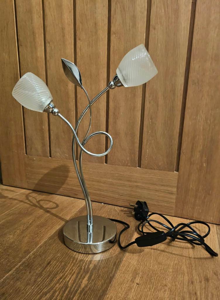 Swirl table lamp
