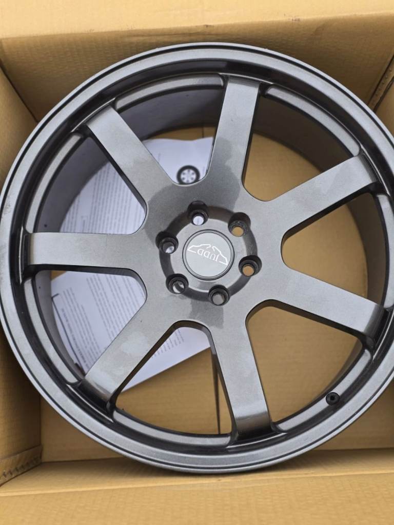 Alloy wheels 