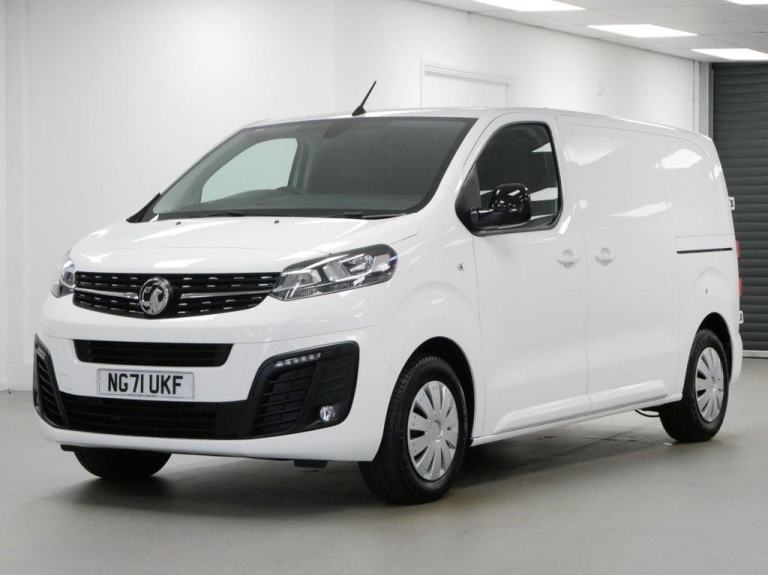 71 VAUXHALL VIVARO 1.5 TURBO D 120 BHP L1 SWB SPORTIVE EDITION ( NO VAT )