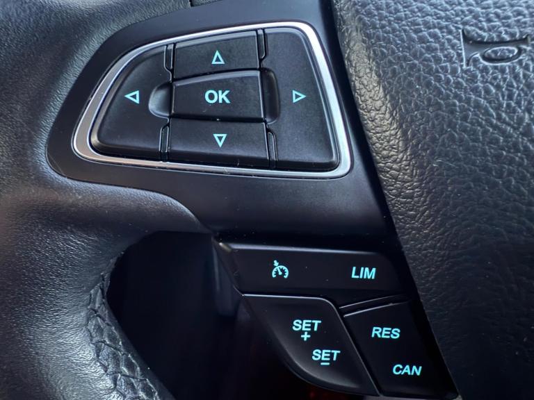 2015 Ford Focus 1.0T EcoBoost Titanium Euro 6 (s/s) 5dr HATCHBACK Petrol Manual