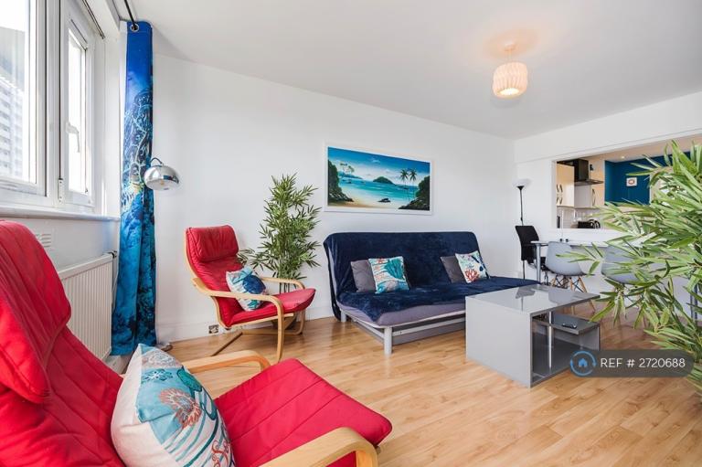 1 bedroom flat in Macclesfield House, London, EC1V (1 bed) (#2720688)