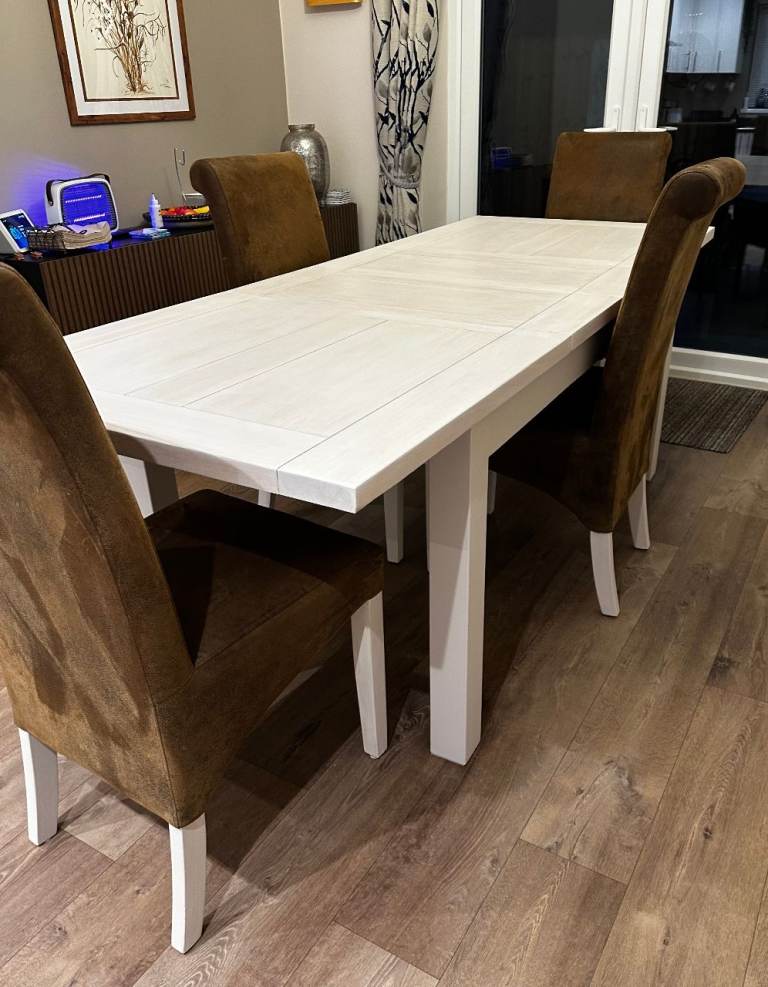 Stunning Solid Table and 4 Chairs