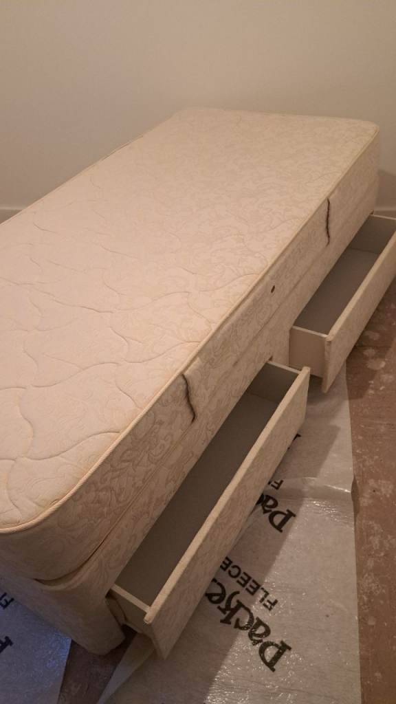 Single divan, with 2 drawers