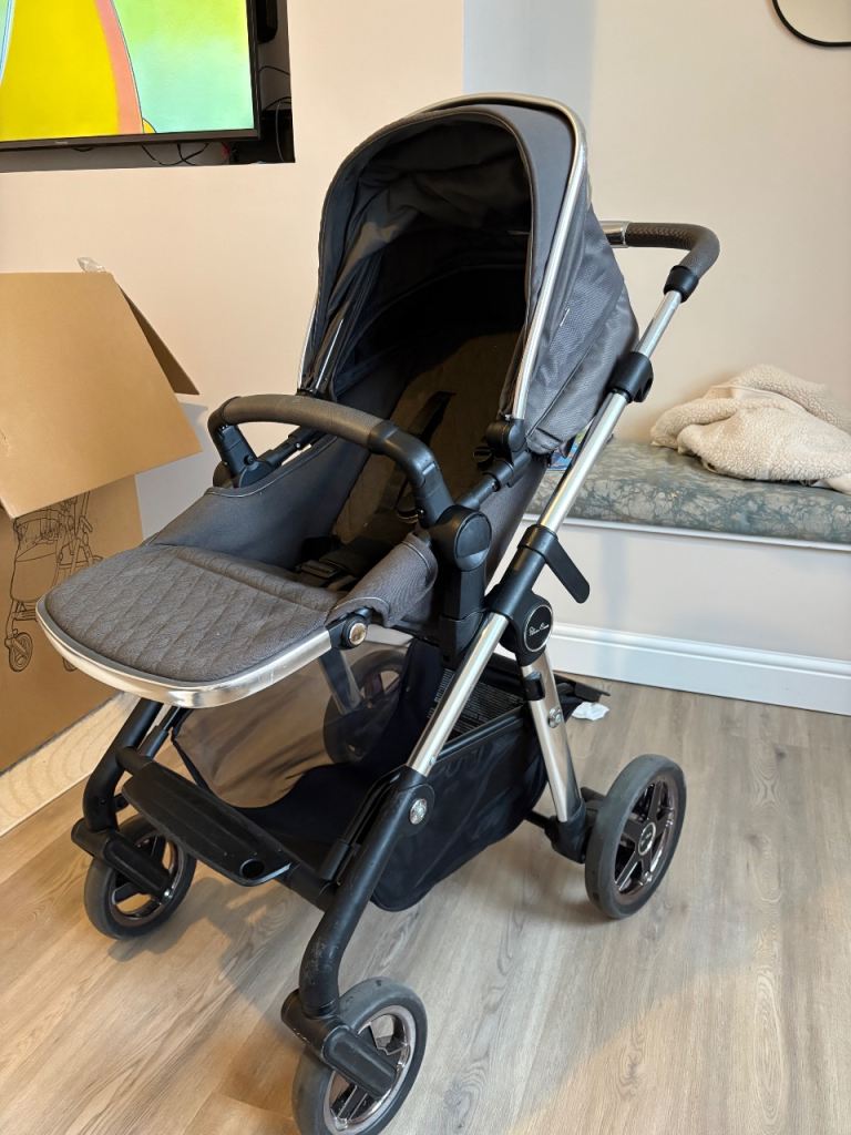 PRELOVED SILVER CROSS PIONEER PRAM AND PUSHCHAIR
