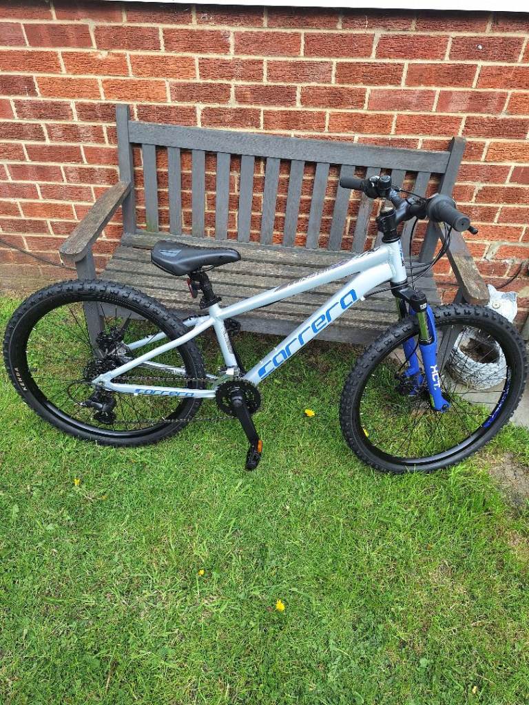 Carrera Luna mountain bike 24in wheels 14 speed disc brakes IMMACULATE condition 