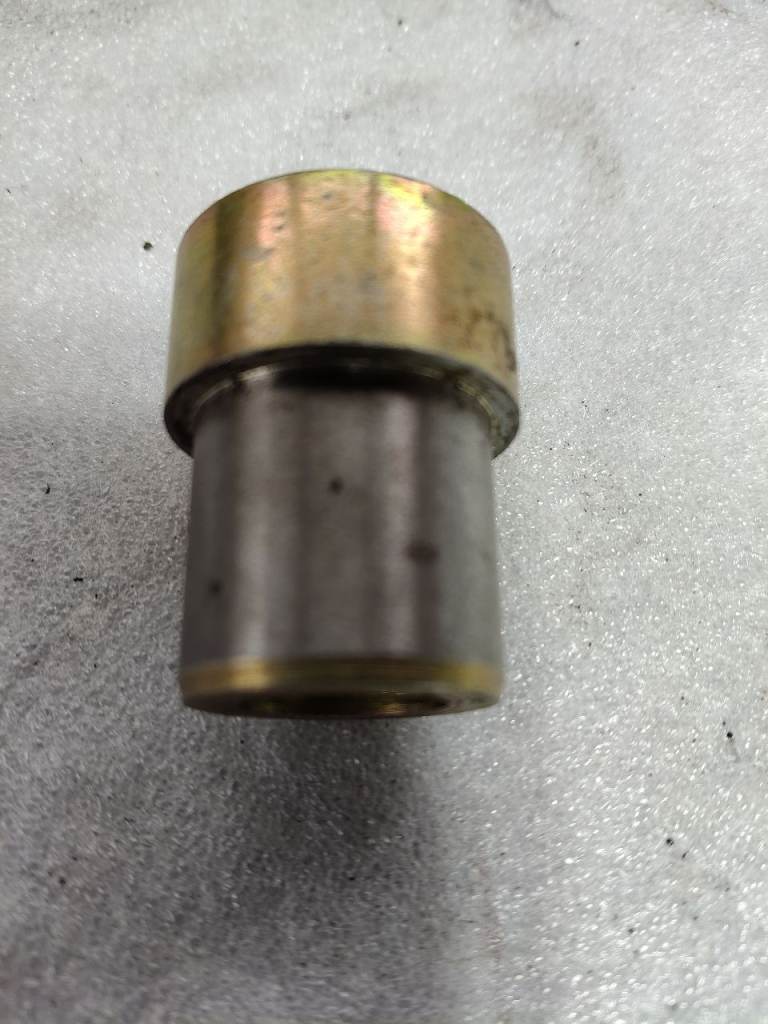 Triumph T140 750 T120 650 Wheel spacer