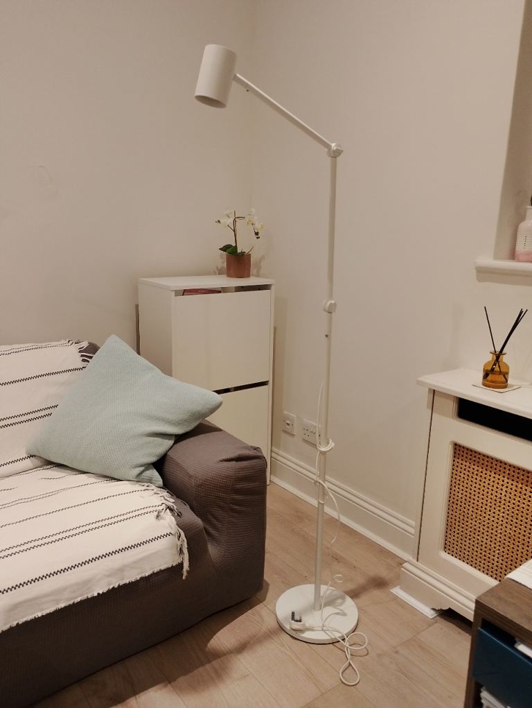 Floor/reading lamp White