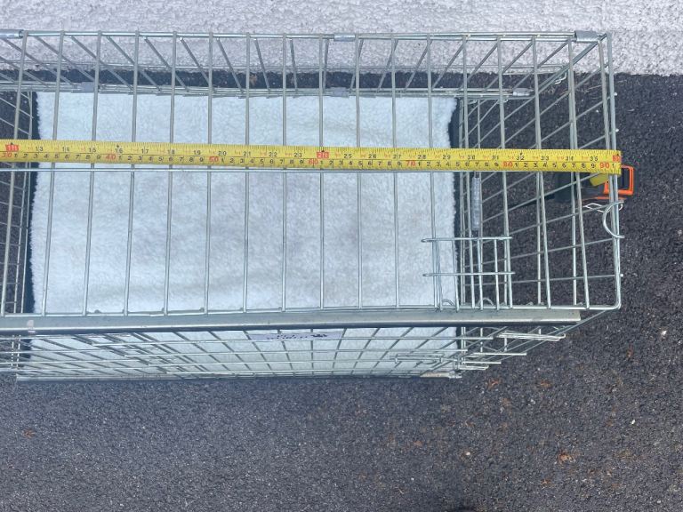 Dog crate for hatchback car - collection only