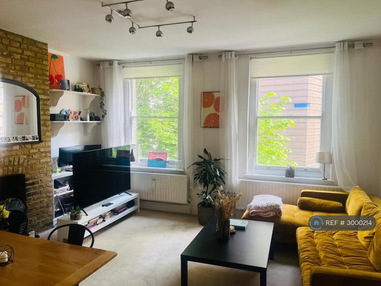 2 bedroom flat in Tooley Street, London, SE1 (2 bed) (#3000214)