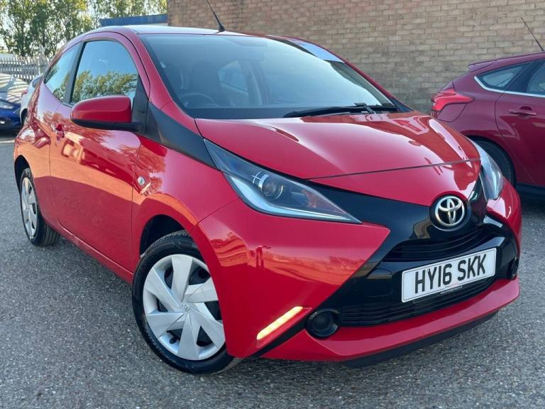 2016 Toyota AYGO 1.0 VVT-i x-play Euro 6 3dr Hatchback Petrol Manual