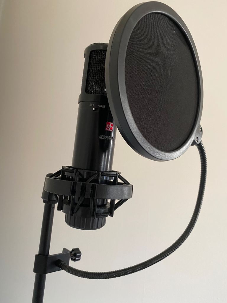 SE 2200 A Condenser Microphone + Xlr Cable, Mic Stand, Antipop 