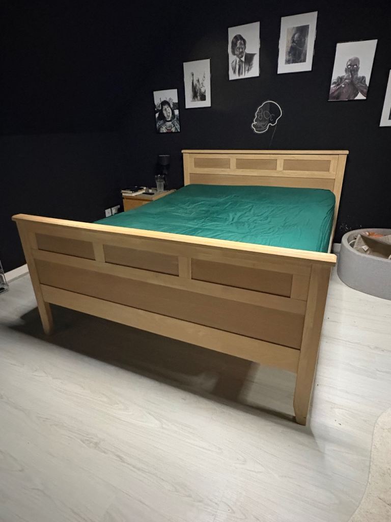 Wooden king size Bed Frame – Good Condition