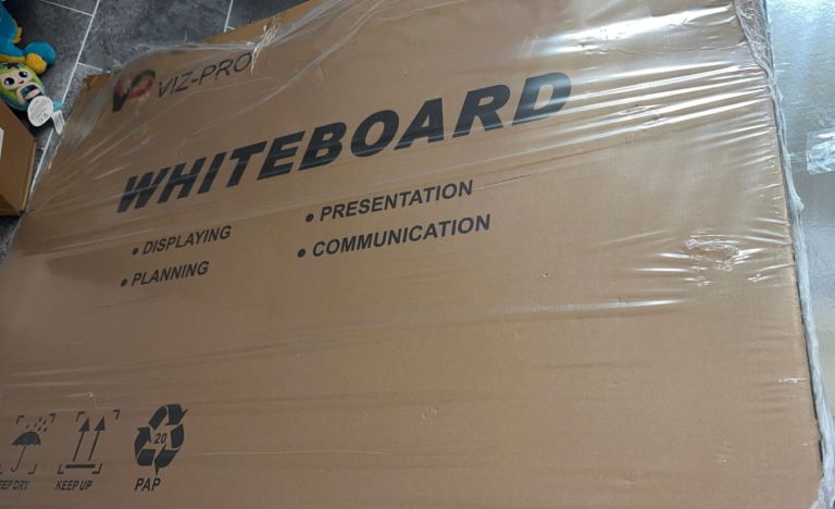 2x whiteboards 120x90cm