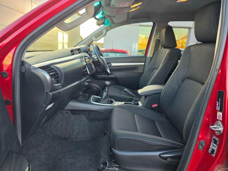 2017 Toyota Hilux Invincible D/Cab Pick Up 2.4 D-4D PICK UP DIESEL Manual