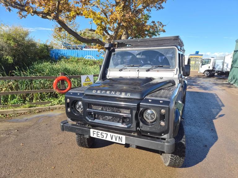 Land Rover Defender 110