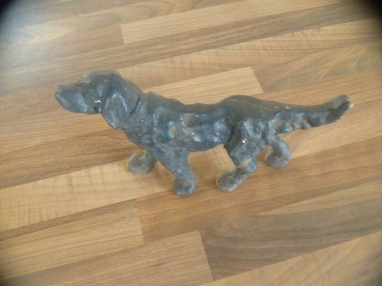 Vintage Cast Iron Dog Figurine – pointer gun dog  Good Condition