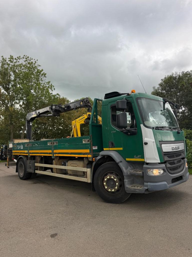 2017 DAF LF 55.220 18T DROPSIDE WITH HMF 1210 CRANE