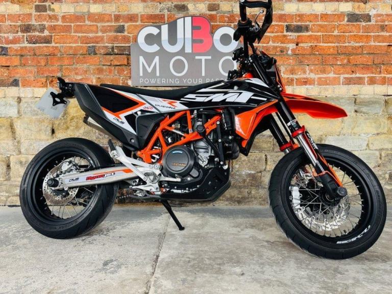 KTM 690 SMC R SUPER MOTO 2021 21
