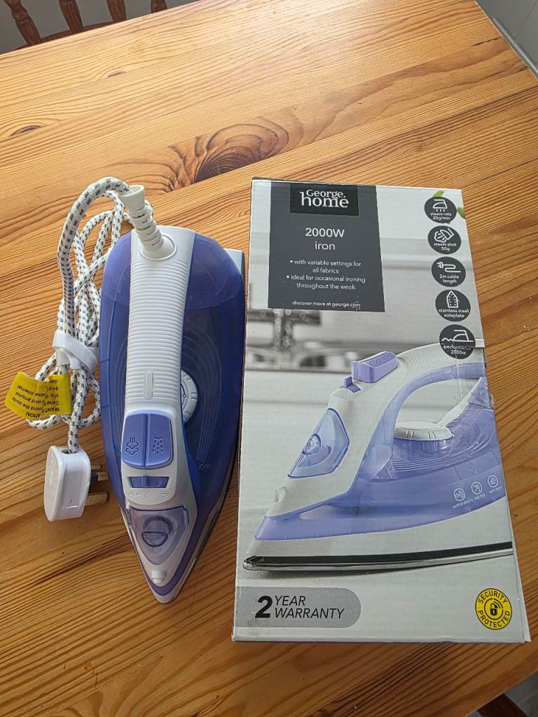 George Home 2000W Steam Iron with Folding ironing board - As Good As New