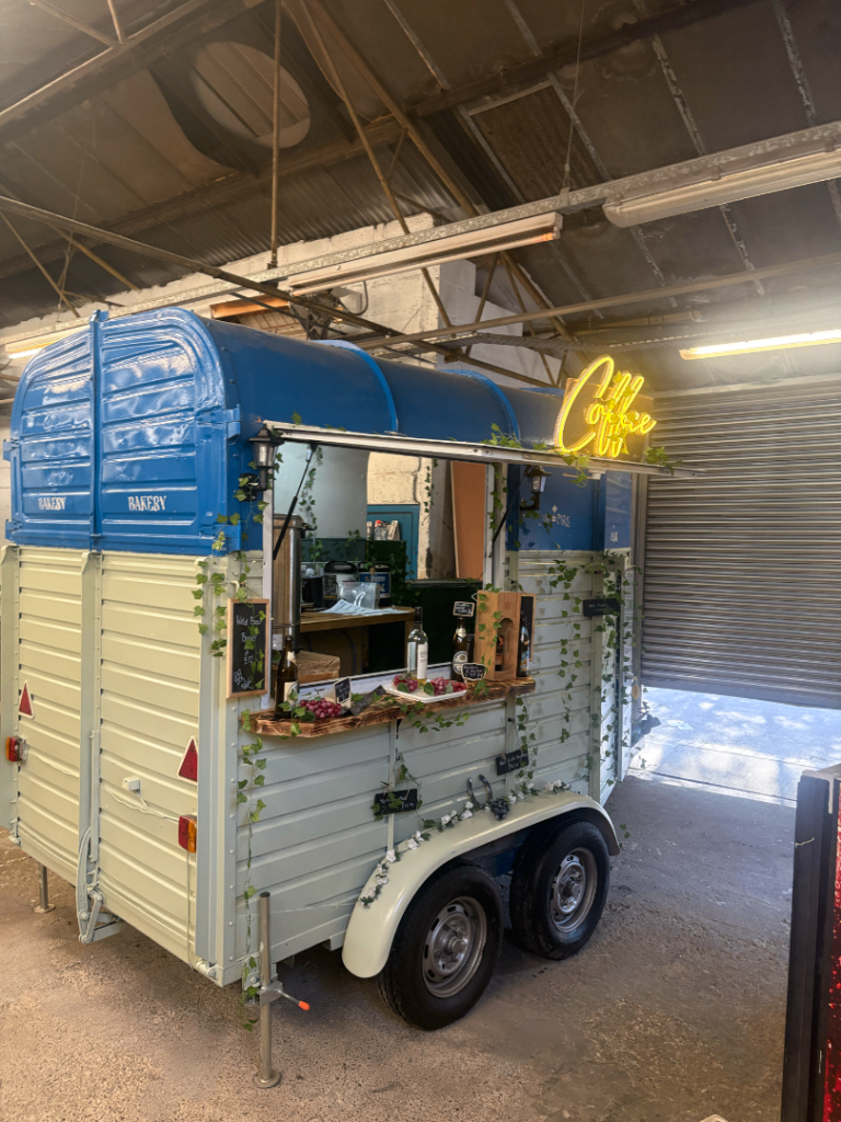 Catering Trailer✅ Horse Trailer Conversion✅ Coffee Box☕️ Mobile Bar🍺 Certified 📑 Delivery 🚚 